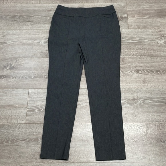 NWOT Fabulously Slimming Perfect Stretch By Chico’s Charcoal Pull On Pants 6P - Picture 7 of 16